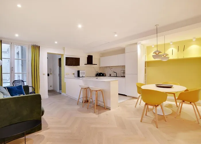 Pick A Flat\'S Apartment In Triangle D\'Or - Rue Penthievre